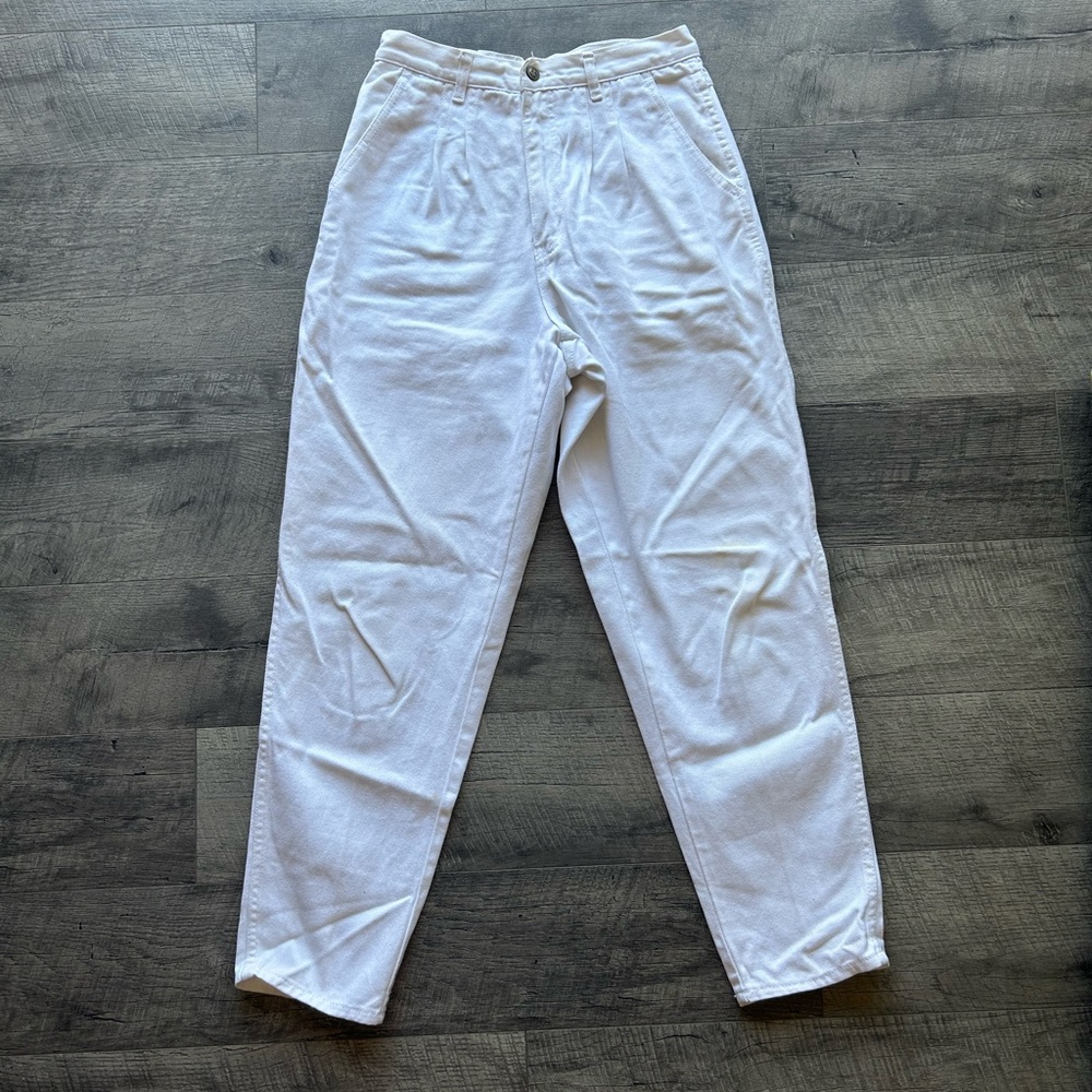 Vintage 90’s Bill Blass White Pleated High Waisted Jeans size 12 (30” waist)